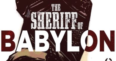 Dettaglio della copertina di "The Sheriff of Babylon" di Tom King e Mitch Gerards.