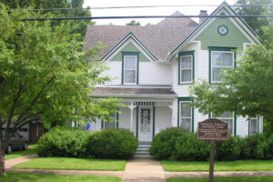Fotografia della casa natale di Sterling North a Edgerton, Wisconsin. Courtesy of John Foust.